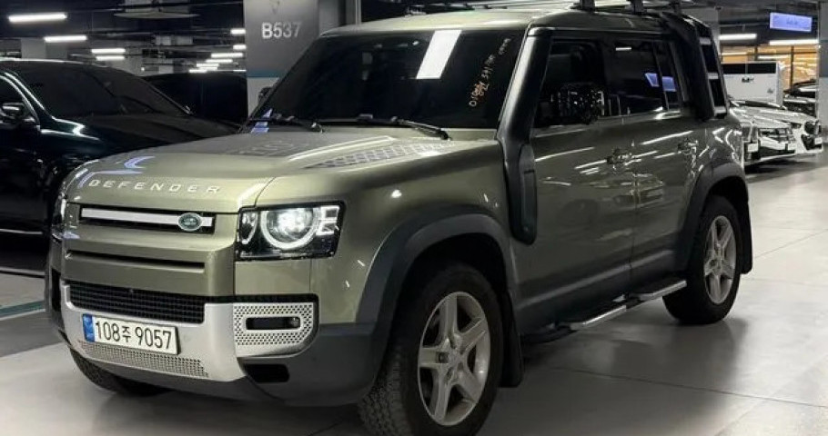 Land Rover Defender 