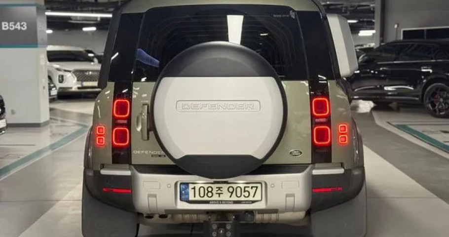 Land Rover Defender 