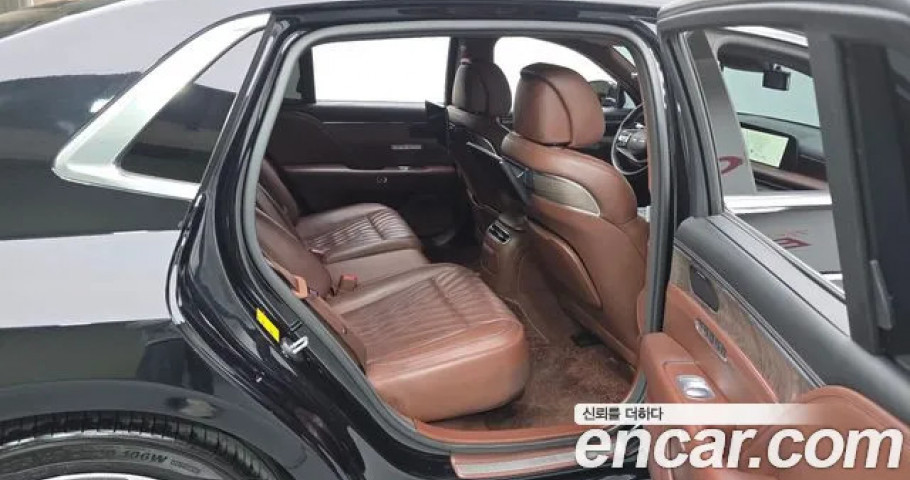 Genesis G90 