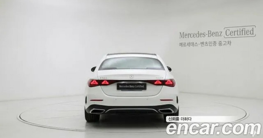 Mercedes-Benz E-Class 