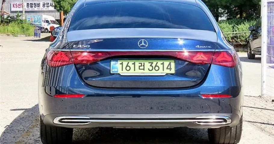 Mercedes-Benz E-Class 