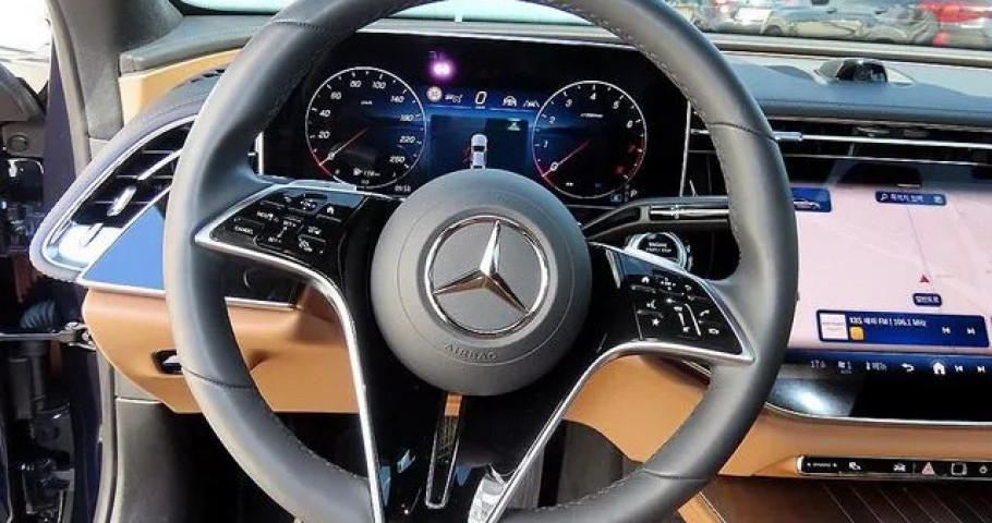 Mercedes-Benz E-Class 