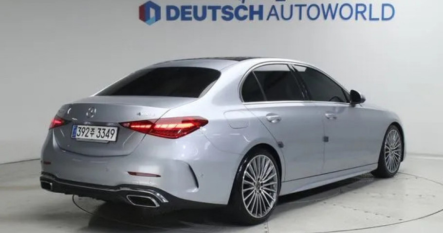 Mercedes-Benz C-Class 