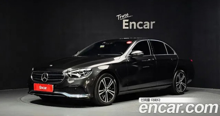 Mercedes-Benz E-Class 