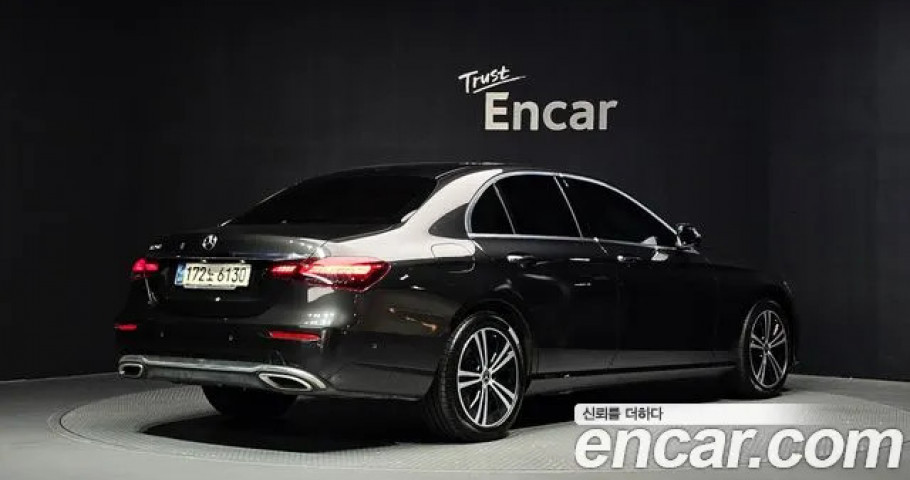 Mercedes-Benz E-Class 