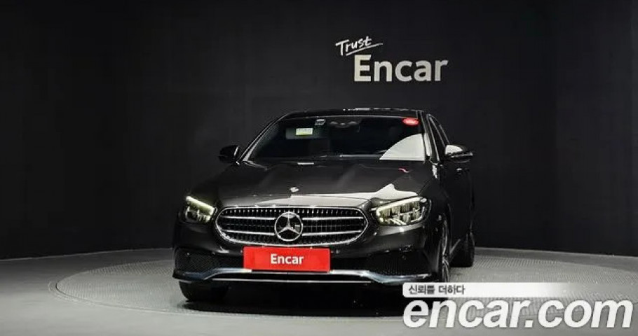 Mercedes-Benz E-Class 