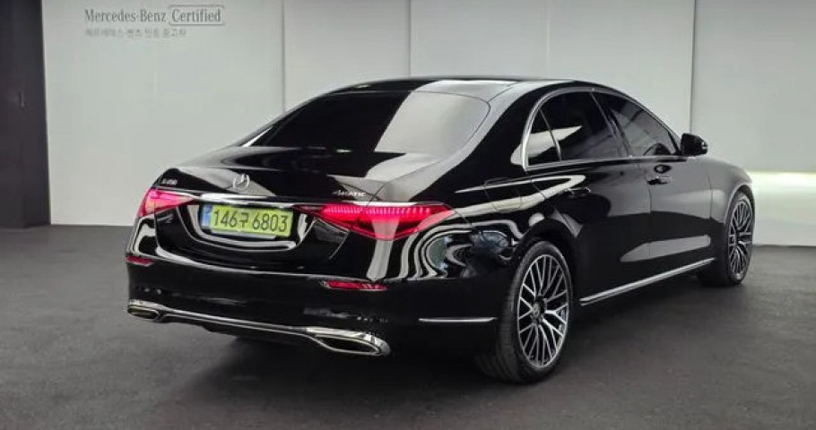Mercedes-Benz S-Class 
