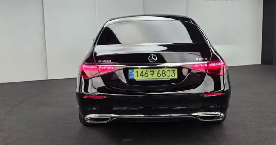 Mercedes-Benz S-Class 
