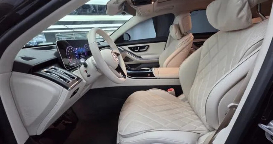Mercedes-Benz S-Class 