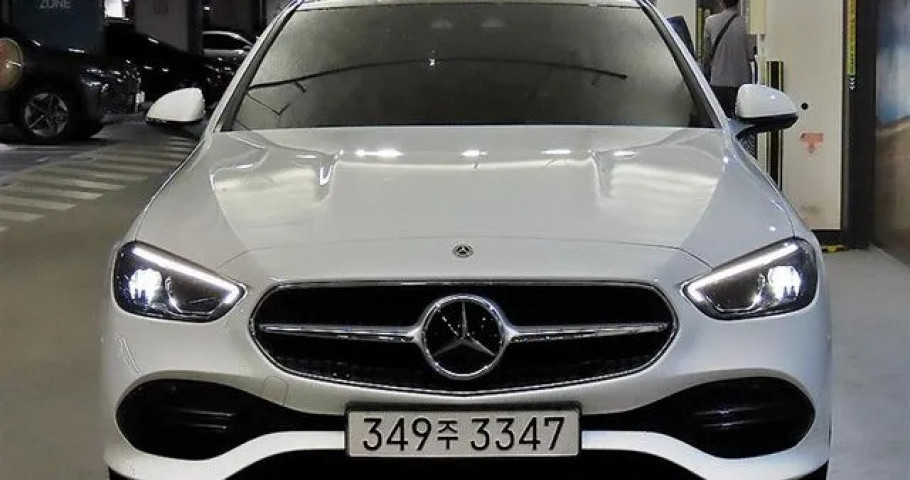 Mercedes-Benz C-Class 