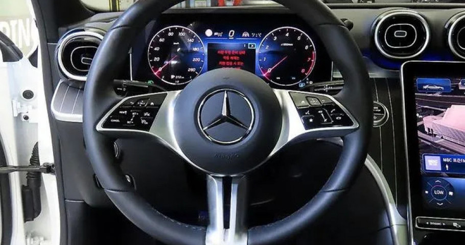 Mercedes-Benz C-Class 