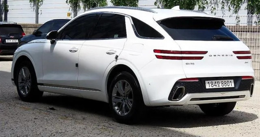 Genesis Gv70 