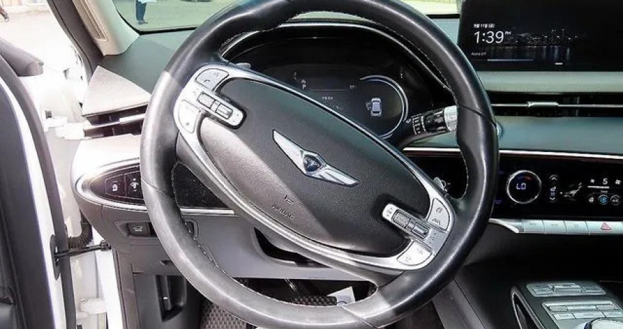 Genesis Gv70 