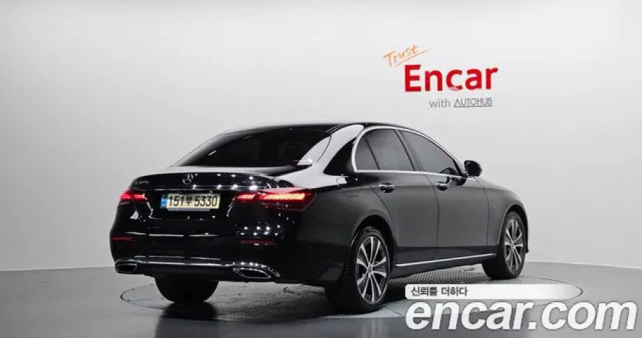 Mercedes-Benz E-Class 