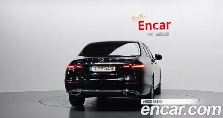 Mercedes-Benz E-Class 