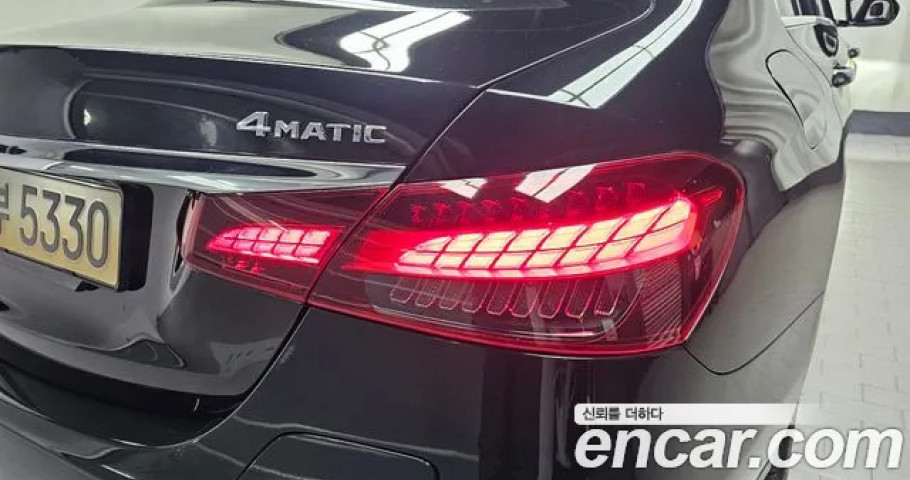 Mercedes-Benz E-Class 