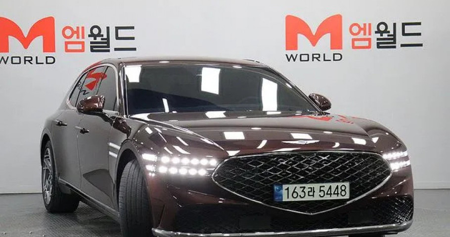 Genesis G90 
