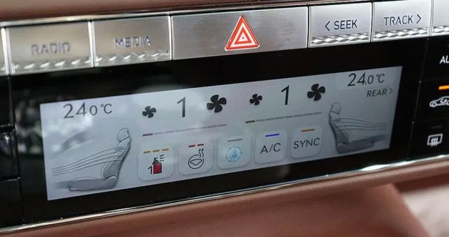 Genesis G90 