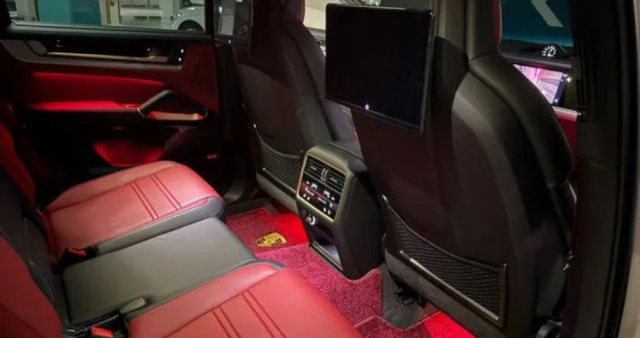 Porsche Cayenne 