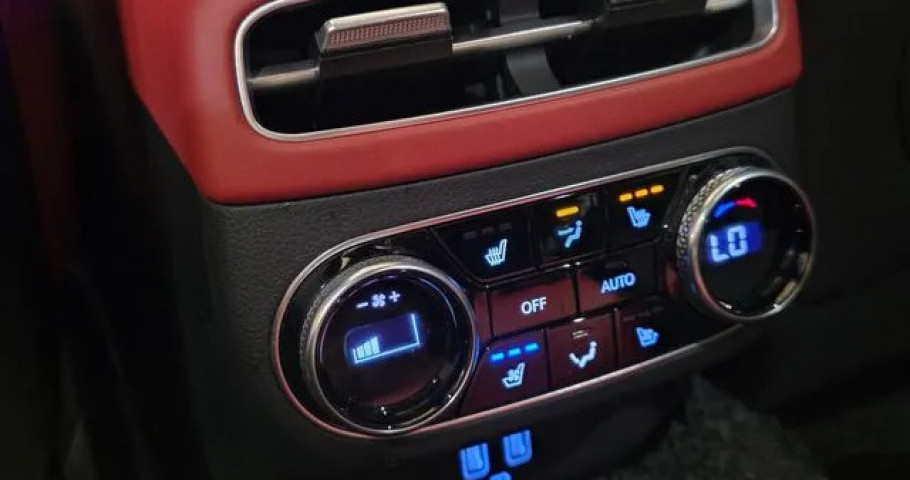 Genesis Gv70 