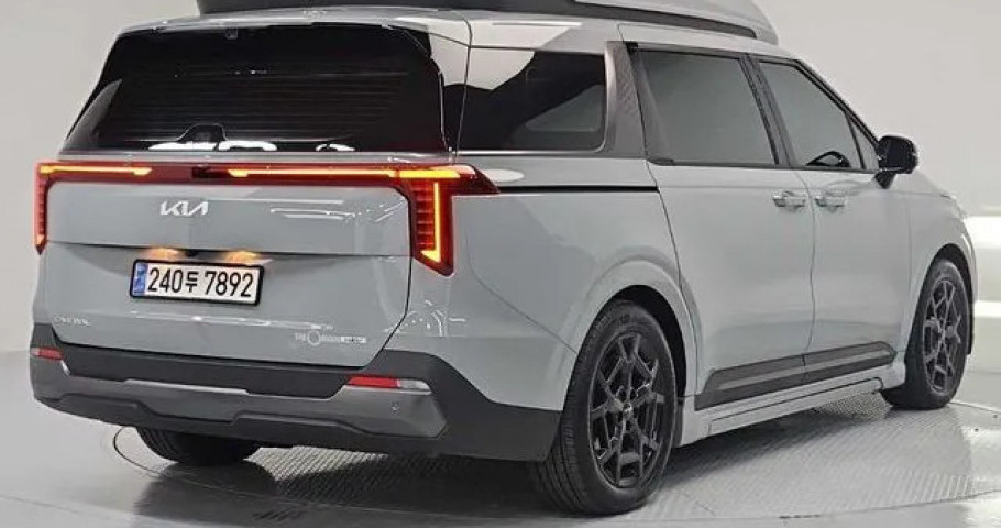 Kia Carnival 