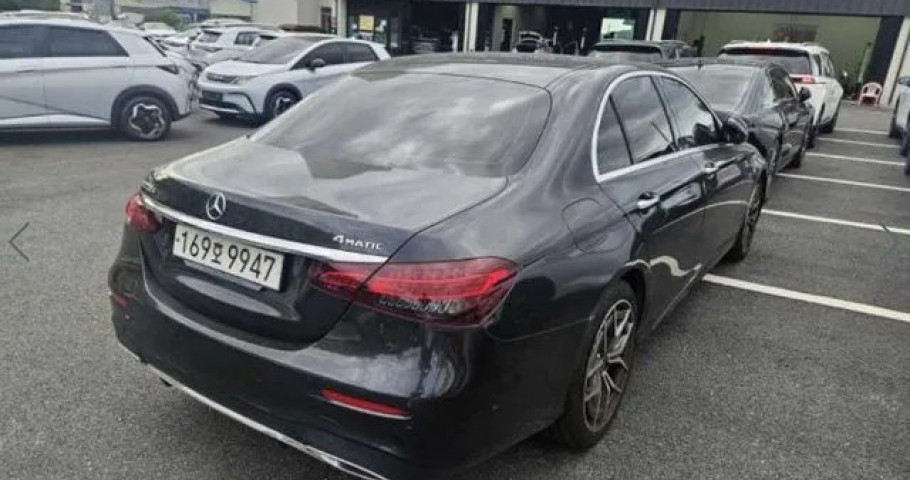 Mercedes-Benz E-Class 