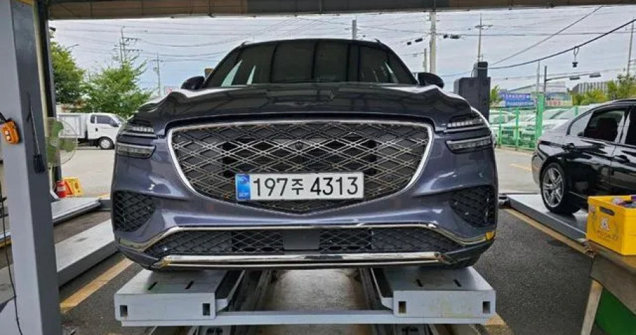 Genesis Gv70 