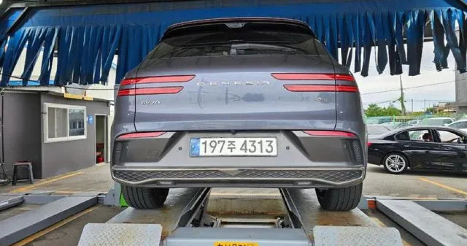 Genesis Gv70 