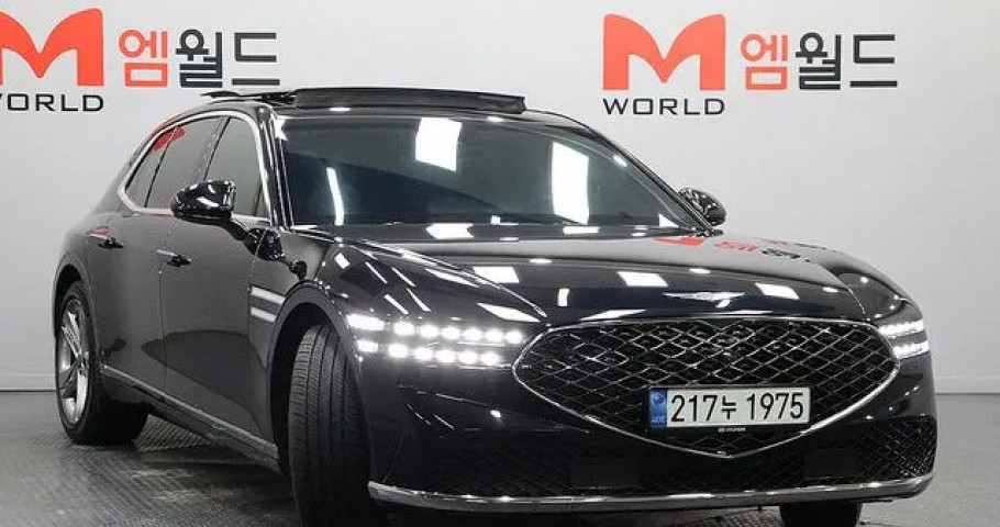 Genesis G90 