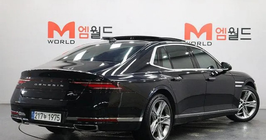 Genesis G90 