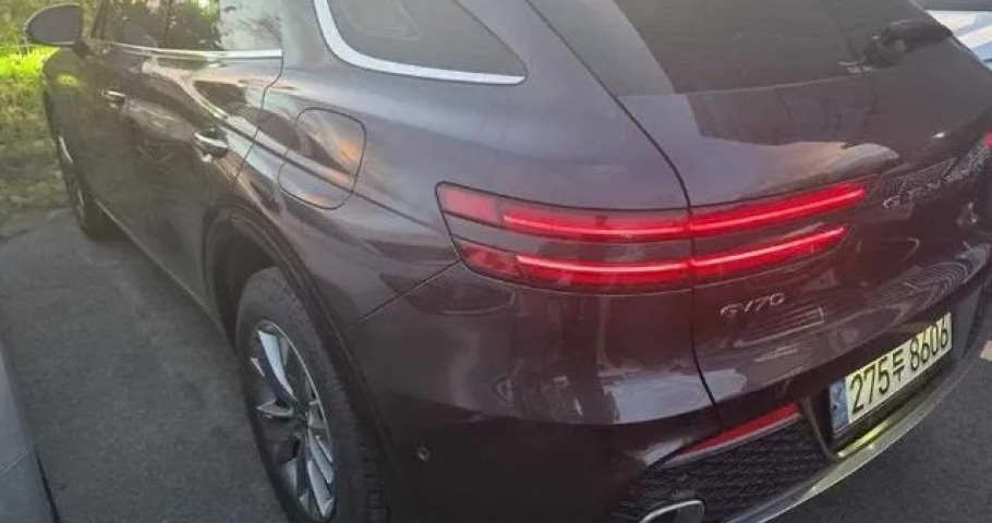 Genesis Gv70 