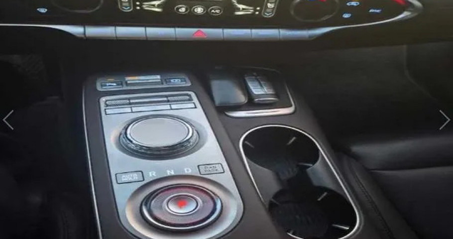 Genesis Gv70 
