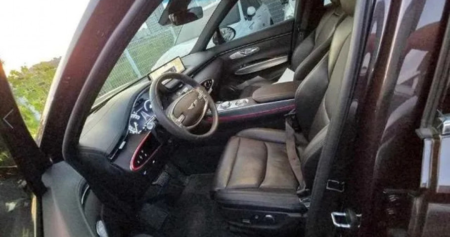 Genesis Gv70 
