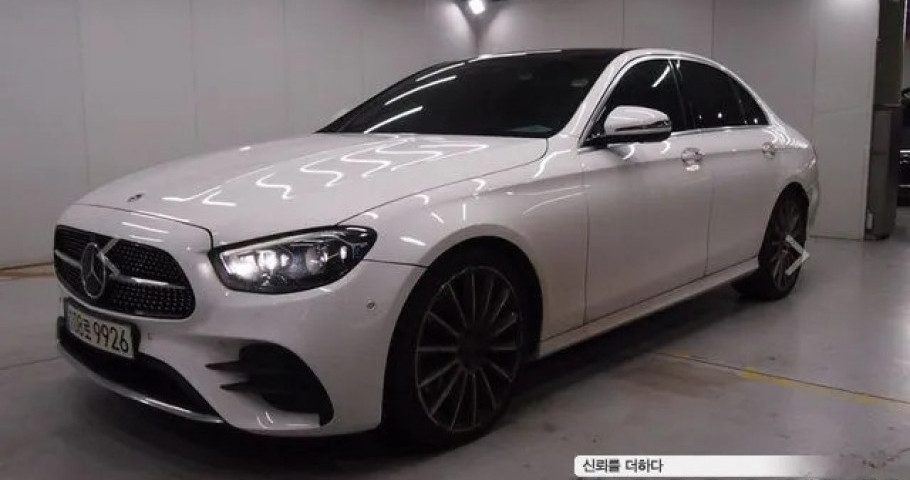 Mercedes-Benz E-Class 