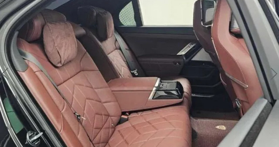 Bmw 7-Series 