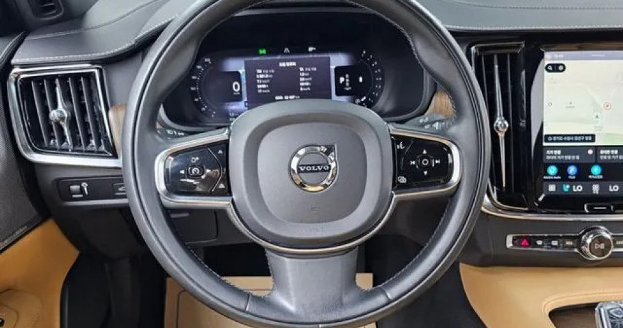 Volvo S90 