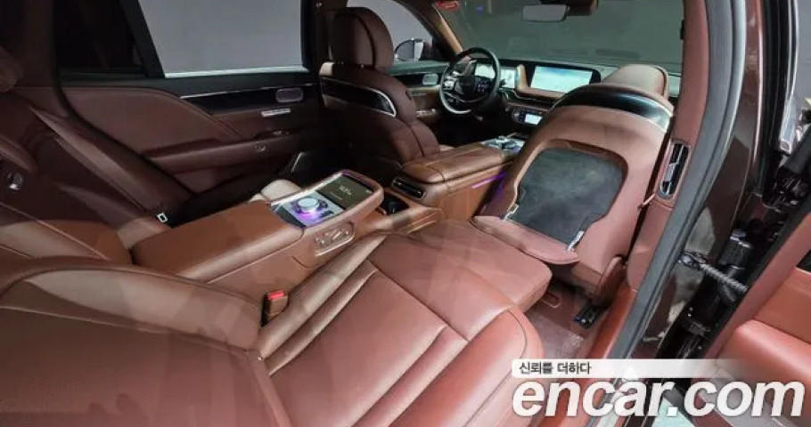 Genesis G90 