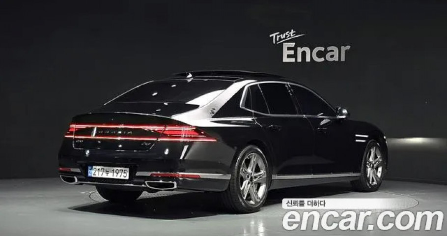 Genesis G90 
