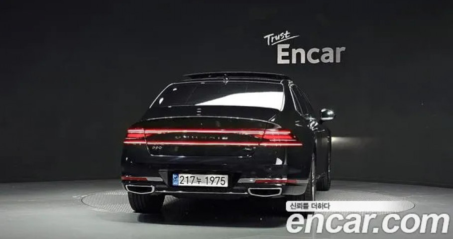 Genesis G90 
