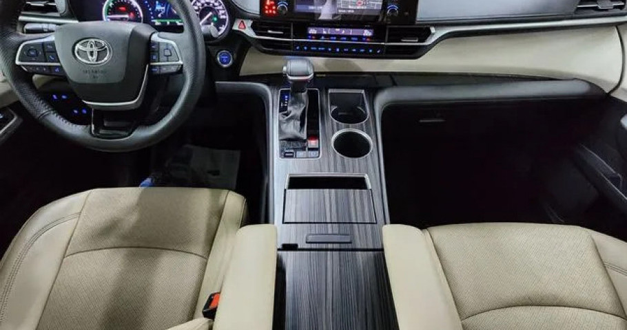 Toyota Sienna 