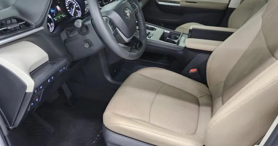 Toyota Sienna 