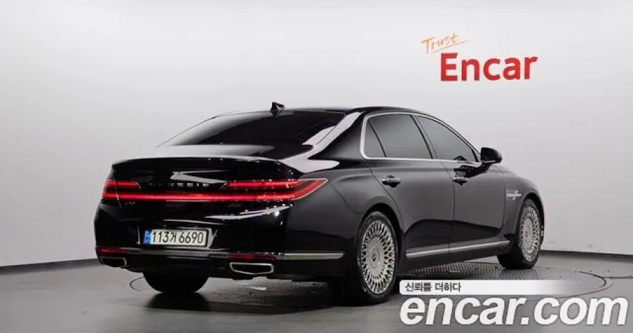 Genesis G90 
