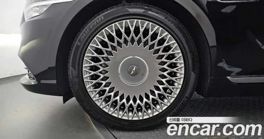 Genesis G90 