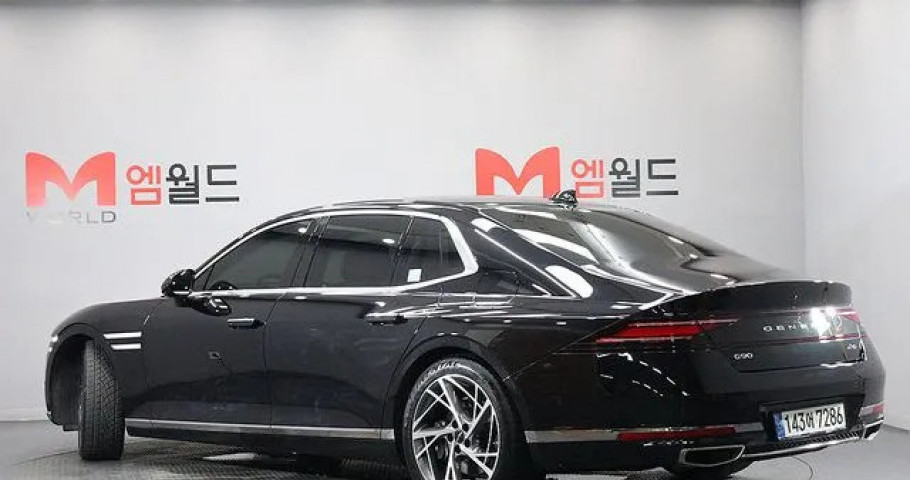 Genesis G90 