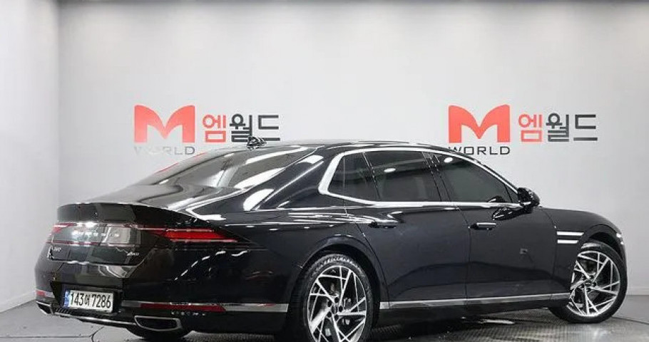 Genesis G90 