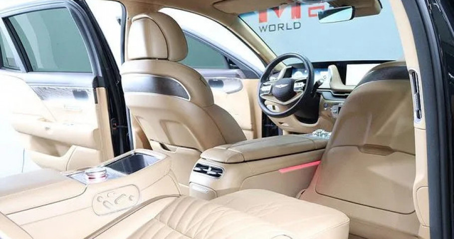 Genesis G90 