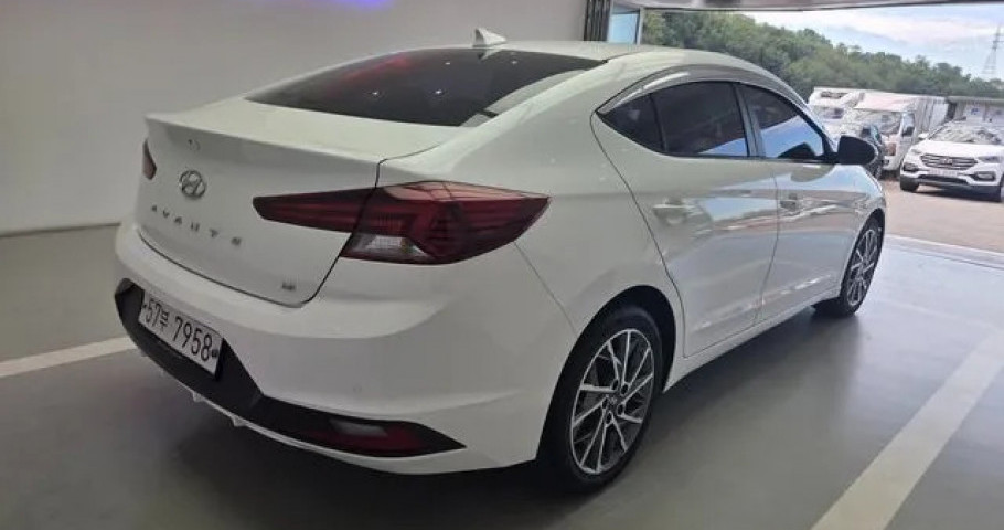 Hyundai Avante (Elantra) 