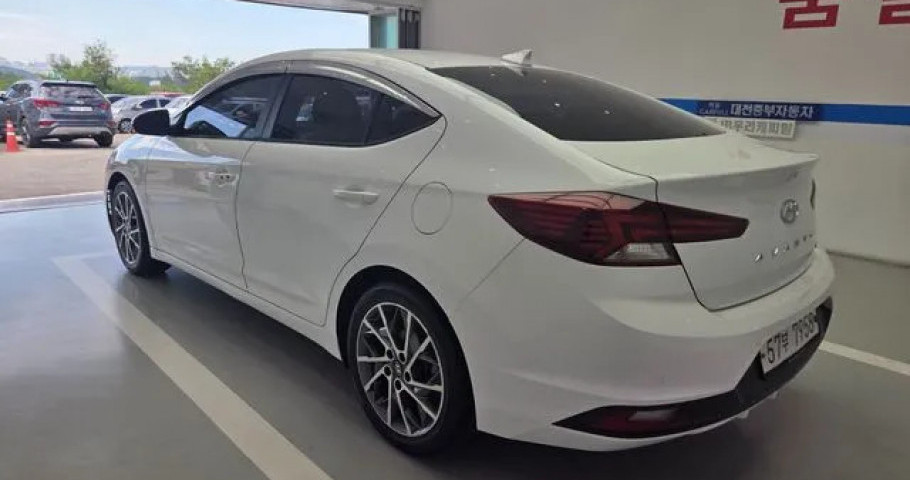 Hyundai Avante (Elantra) 