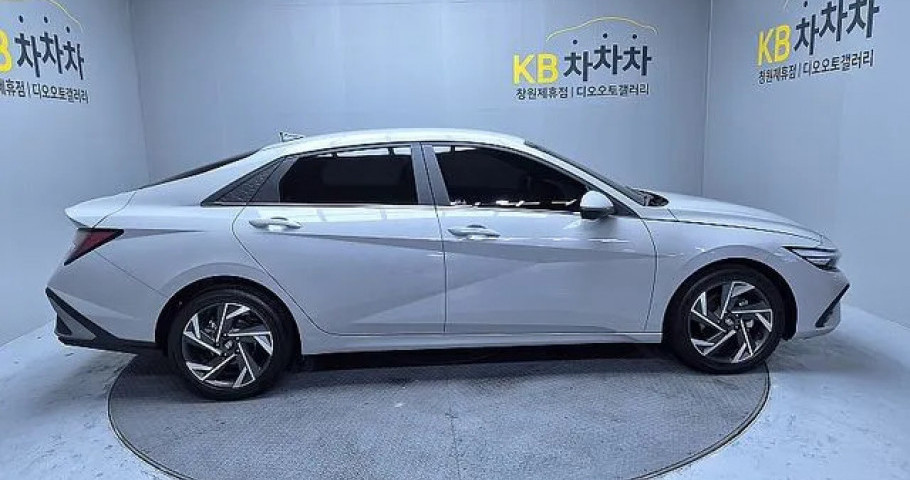 Hyundai Avante (Elantra) 