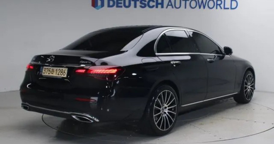 Mercedes-Benz E-Class 